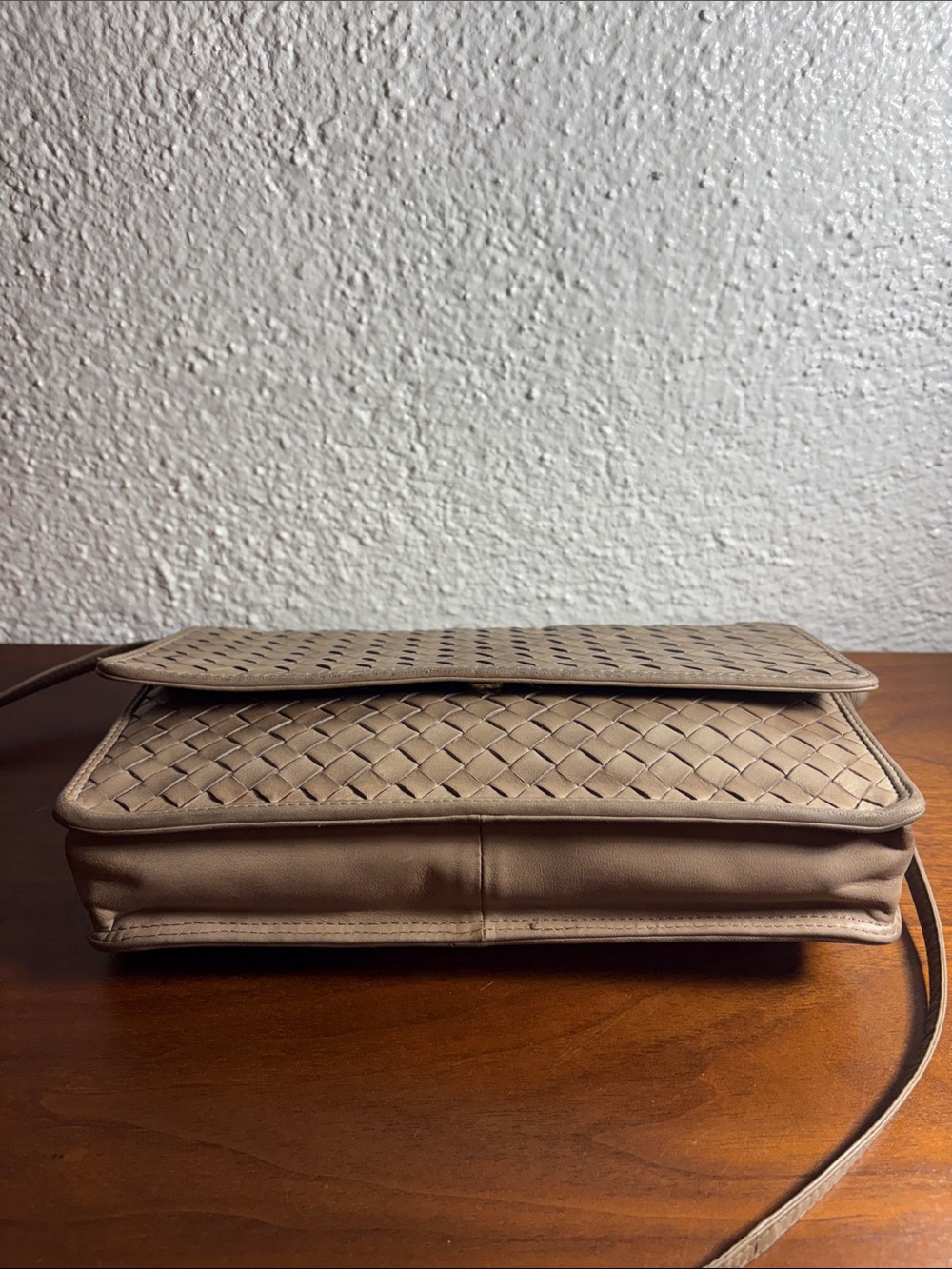 Vintage Bottega Veneta Intrecciato Leather Crossbody Bag in Taupe - Picture 5 of 14